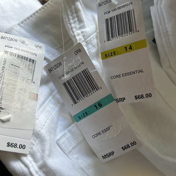 Democracy Womens Roll Cuff Bermuda Shorts. - Picture 14 of 14